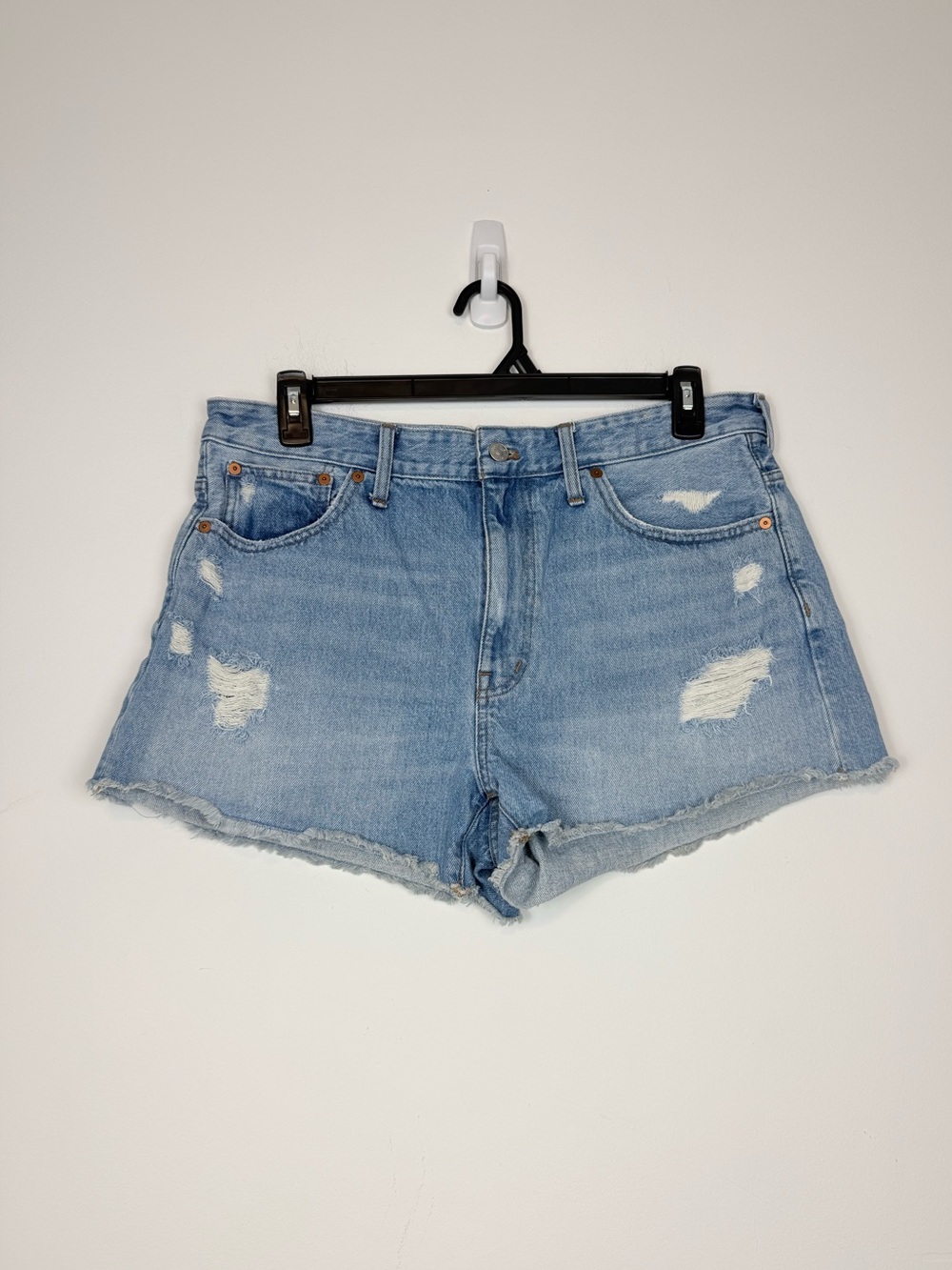 Madewell Relaxed Denim/Jean Shorts. Size 31. Distressed. Cut Off. High Rise.